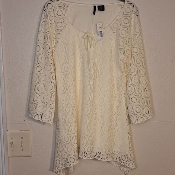 New Directions Ivory Crochet Blouse - Picture 1 of 4